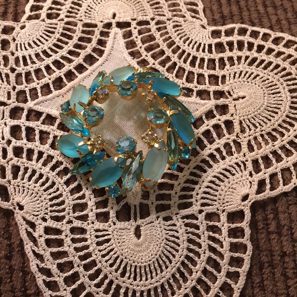 Beautiful Vintage Brooch